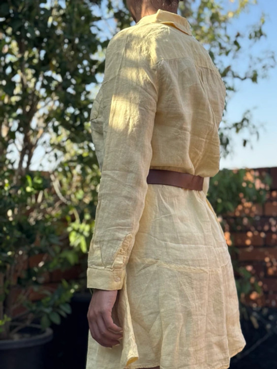 پیراهن زنانه کوتاه لینن زرد کرمی تا روی زانو، طراحی شیک و وارداتی