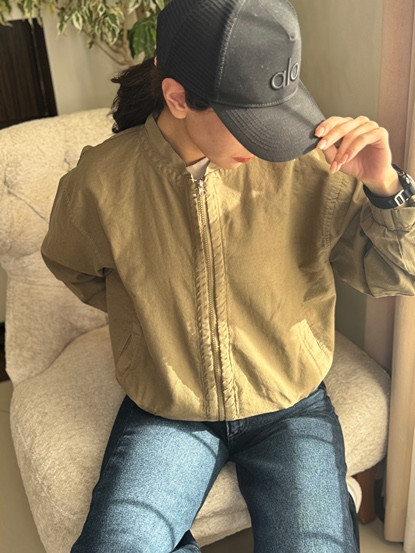 بامبر کوتاه بهاری با پارچه کتان گرمپای سبک نسکافه ای