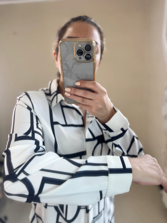 شومیز زنانه حریر ساتن سفید سرمهای شیک و لطیف آستین بلند