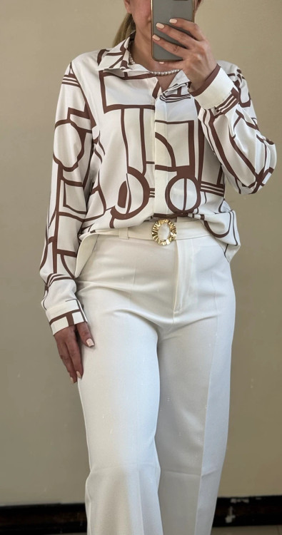 شومیز زنانه شیک سفید و سرمهای طرح خطی مناسب زیر کت و مجالس