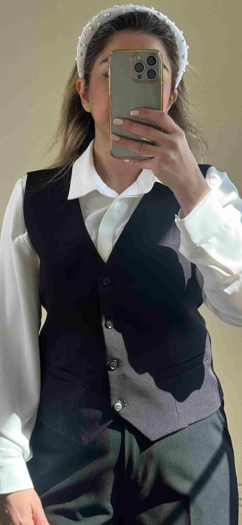 خرید آنلاین ژیله وست زنانه کرم و مشکی دکمهدار - سایز ۳۸-۴۶