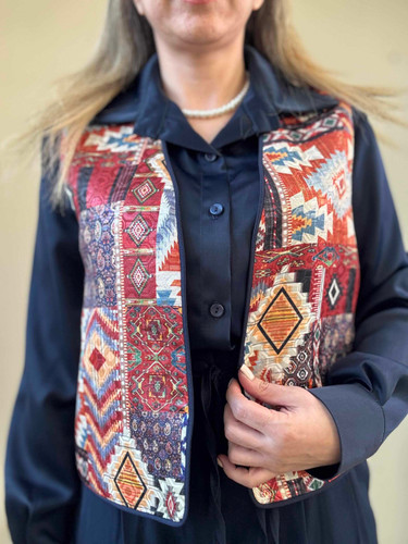 وست زنانه سنتی ترکیب رنگ قرمز و سرمه ای مجلسی و شیک