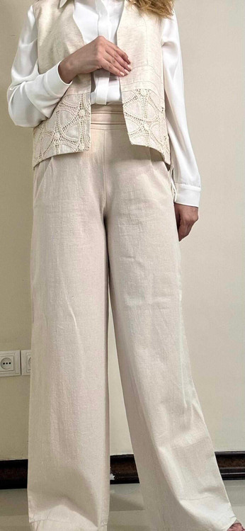 وست لینن زنانه طرحدار، رنگ کرم و مشکی، سایز کوچک تا متوسط، شیک و خاص