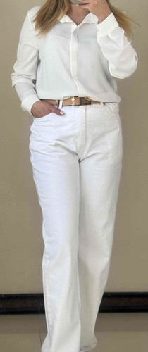 شلوار جین سفید زنانه ترند ۲۰۲۵ با همه شومیزا ست میشه